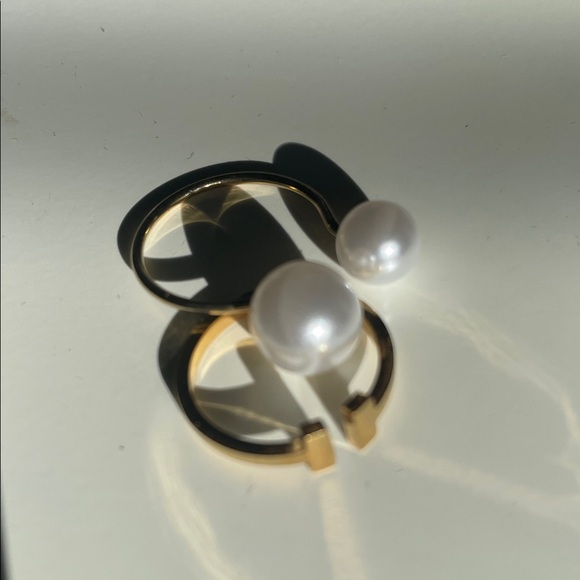 Jewelry - Elegant Gold and Pearl Open Ring